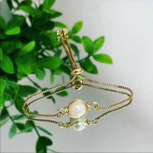 Single Freshwater Pearl Adjustable Gold Bracelet